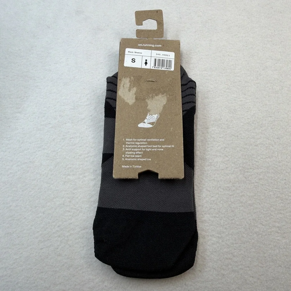 On Cloud Performance Low Sock Running Women's Small 7-8 Black Shadow Socks NWT